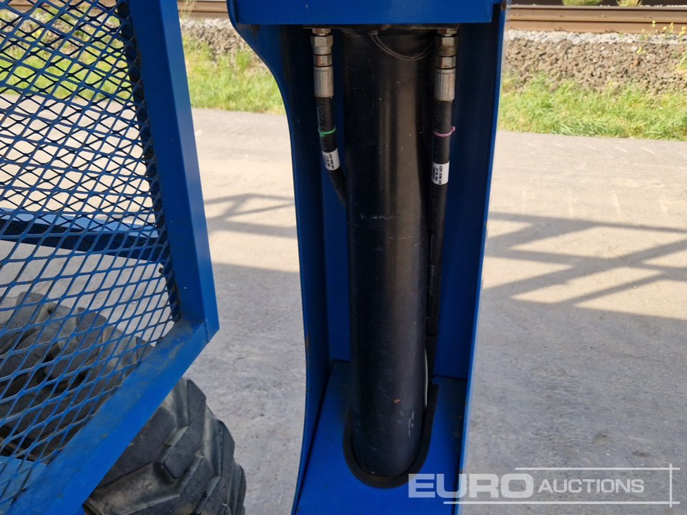Работна площадка 2014 Genie GS-4390: снимка 16