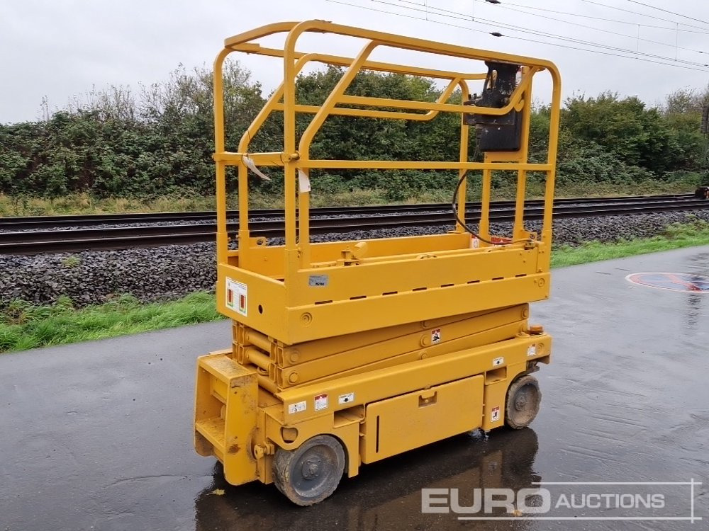 2014 Haulotte Optimum 8 - Ножична работна платформа: снимка 1 2014 Haulotte Optimum 8 - Ножична работна платформа: снимка 1