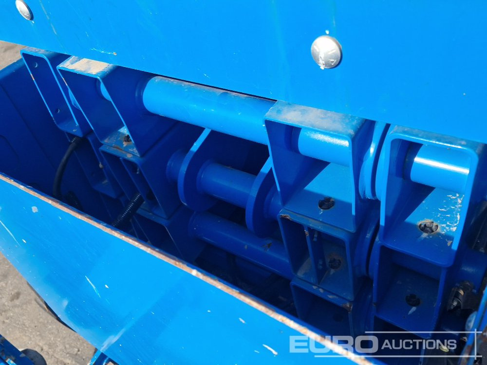 Работна площадка 2015 Genie GS3369RT: снимка 13