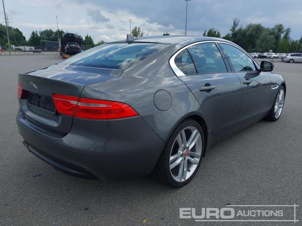 2015 Jaguar XE - Лек автомобил: снимка 3 2015 Jaguar XE - Лек автомобил: снимка 3
