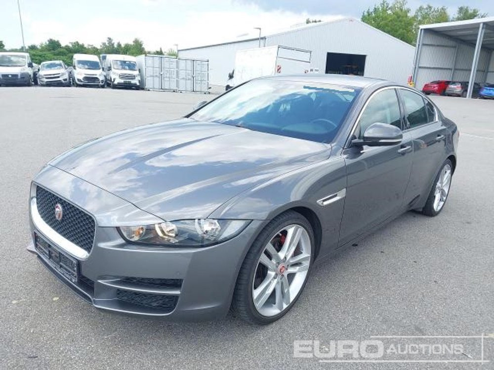 2015 Jaguar XE - Лек автомобил: снимка 1 2015 Jaguar XE - Лек автомобил: снимка 1
