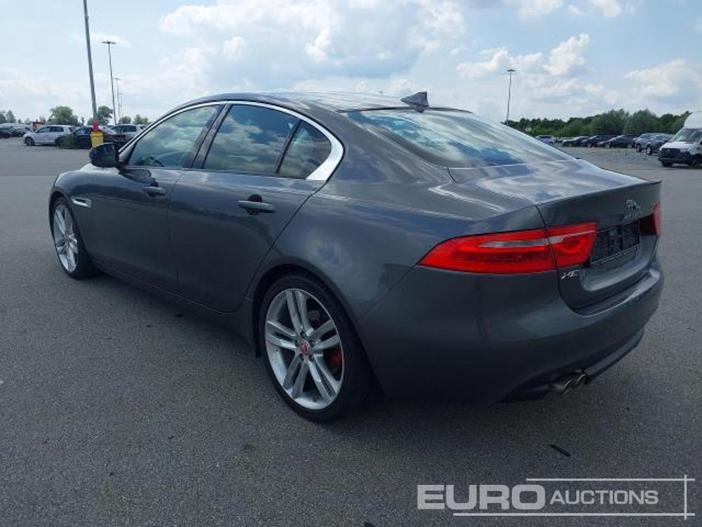 2015 Jaguar XE - Лек автомобил: снимка 2 2015 Jaguar XE - Лек автомобил: снимка 2