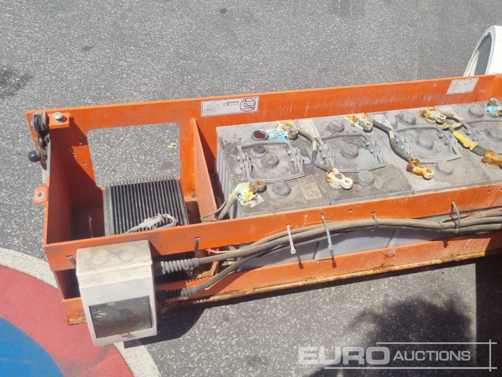 Работна площадка 2015 SkyJack SJ111-3220: снимка 16