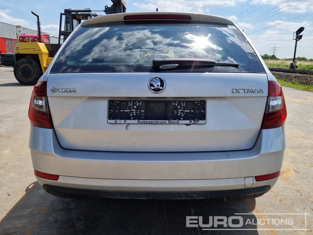 2018 Skoda Octavia - Лек автомобил: снимка 4 2018 Skoda Octavia - Лек автомобил: снимка 4