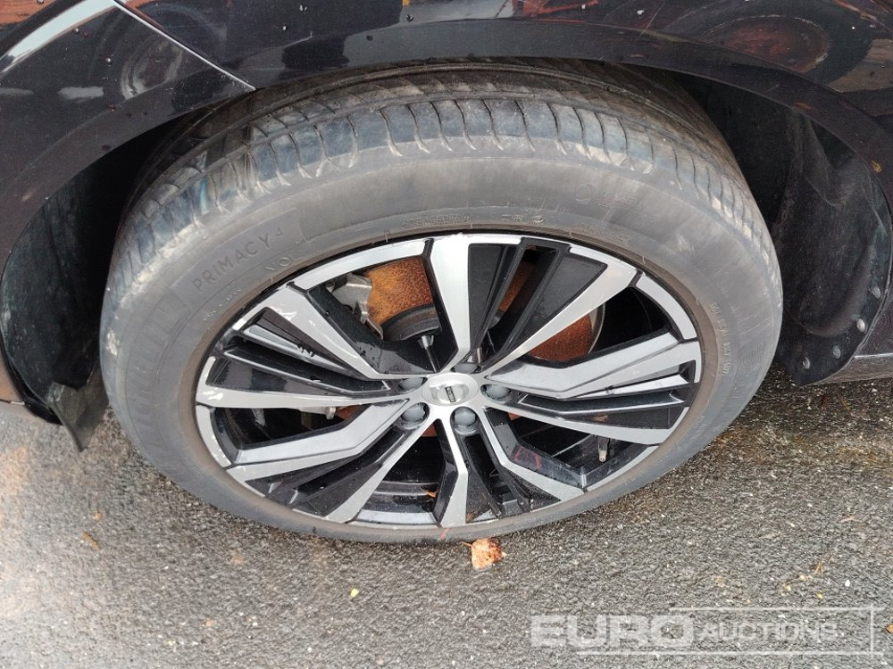 2020 Volvo XC60 T6 AWD Recharge Hybrid Automatic, Leather Seats, Reverse Camera, A/C, Electric Summer Roof (Water Damaged Engine) - Лек автомобил: снимка 5 2020 Volvo XC60 T6 AWD Recharge Hybrid Automatic, Leather Seats, Reverse Camera, A/C, Electric Summer Roof (Water Damaged Engine) - Лек автомобил: снимка 5