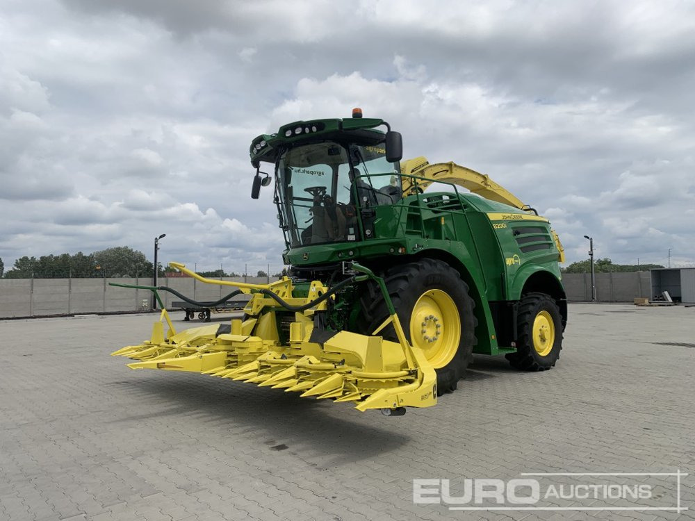 2021 John Deere 8200 - Зърнокомбайн: снимка 1 2021 John Deere 8200 - Зърнокомбайн: снимка 1