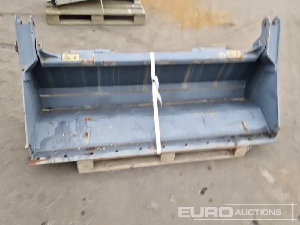 54" 4in1 Front Loading Bucket to suit Gehl 1650R/1650RT/1900 - Кофа: снимка 5 54" 4in1 Front Loading Bucket to suit Gehl 1650R/1650RT/1900 - Кофа: снимка 5