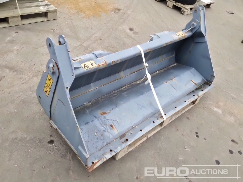 54" 4in1 Front Loading Bucket to suit Gehl 1650R/1650RT/1900 - Кофа: снимка 4 54" 4in1 Front Loading Bucket to suit Gehl 1650R/1650RT/1900 - Кофа: снимка 4