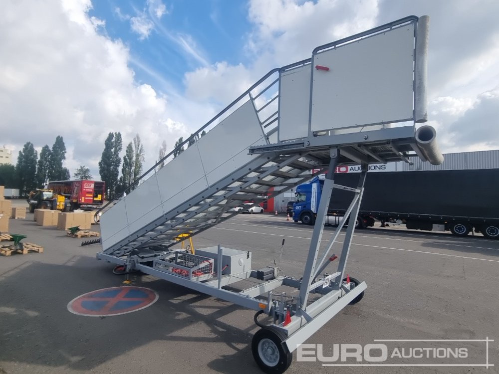 BLUMENBECKER PT17 Twin Axle Air Craft Service Staircase - Пътническа стълба: снимка 5 BLUMENBECKER PT17 Twin Axle Air Craft Service Staircase - Пътническа стълба: снимка 5