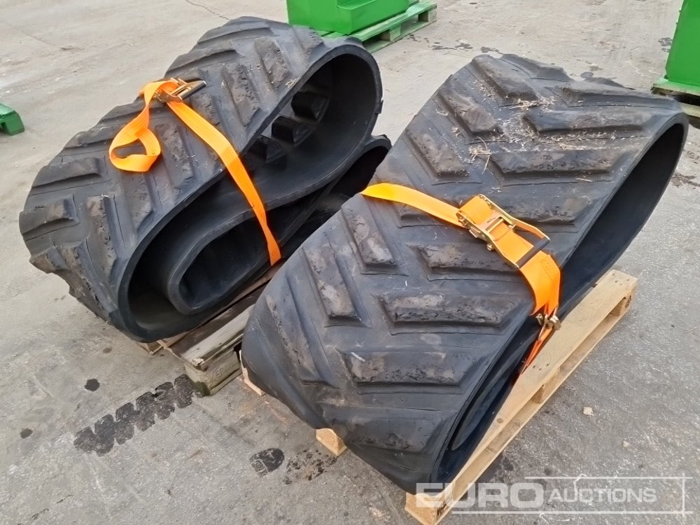 Camso 24" Rubber Tracks (2 of) 1 pair of Camso Rubber Tracks in size 24" to suit John Deere 8RX Tractors - Гумени/ Метални вериги за Строителна техника: снимка 1 Camso 24" Rubber Tracks (2 of) 1 pair of Camso Rubber Tracks in size 24" to suit John Deere 8RX Tractors - Гумени/ Метални вериги за Строителна техника: снимка 1