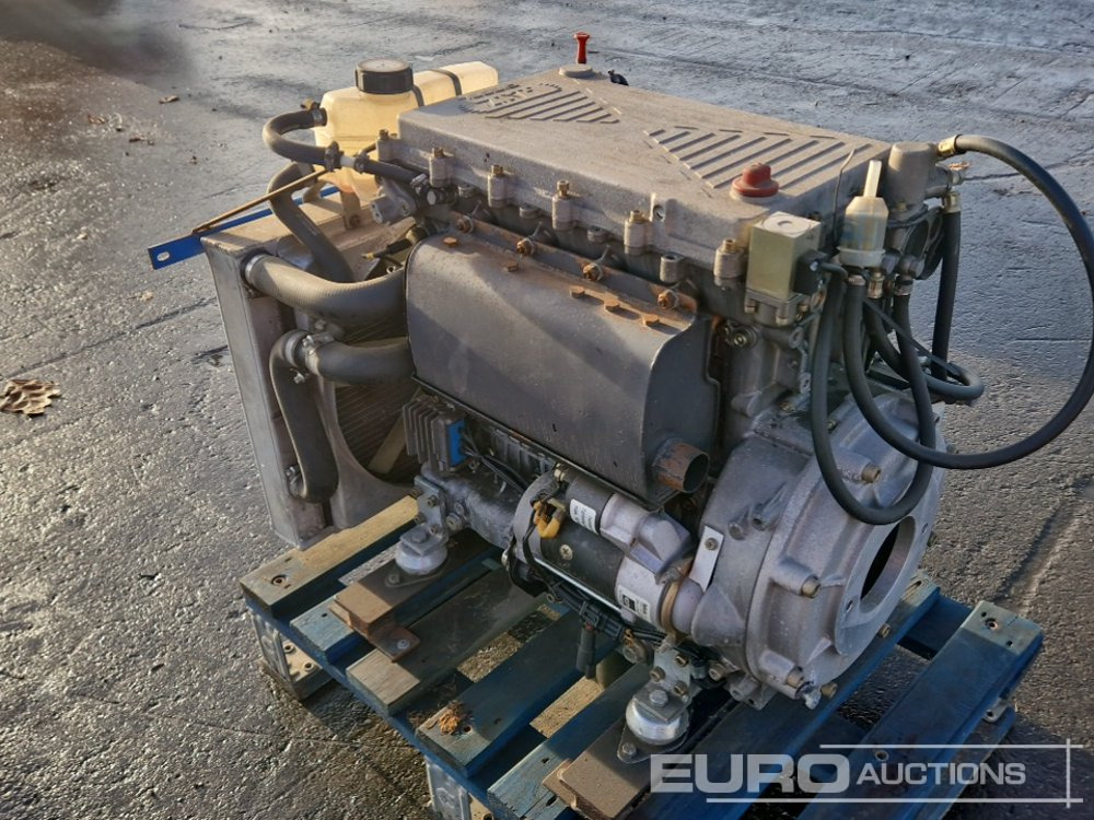 Hatz 4 Cylinder Diesel Engine - Двигател: снимка 2 Hatz 4 Cylinder Diesel Engine - Двигател: снимка 2
