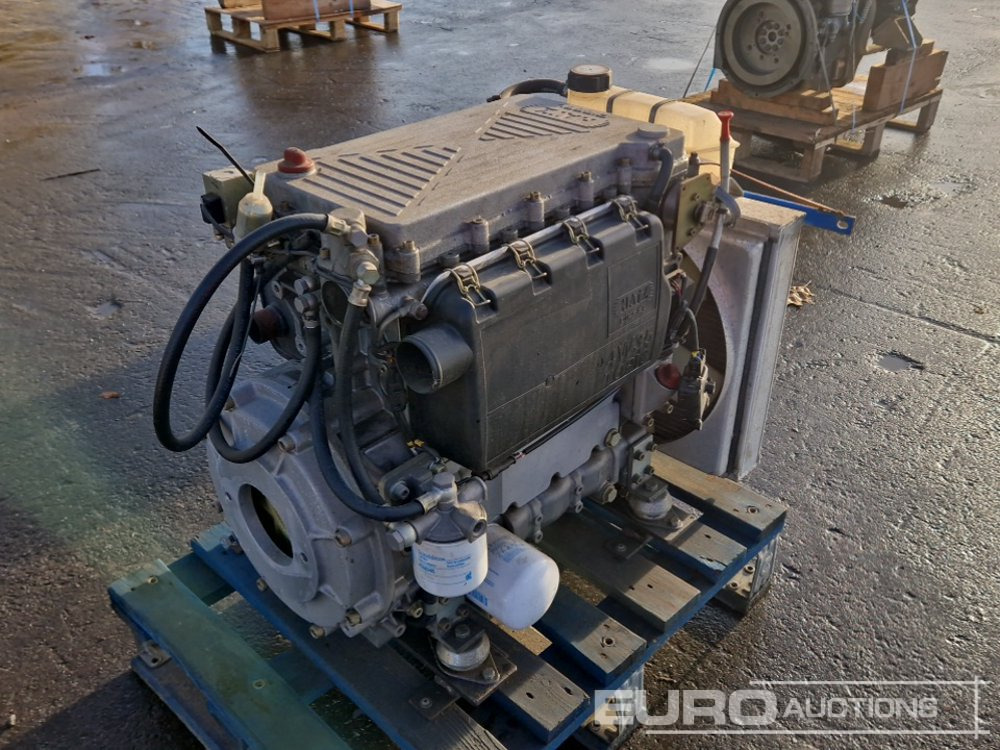 Hatz 4 Cylinder Diesel Engine - Двигател: снимка 3 Hatz 4 Cylinder Diesel Engine - Двигател: снимка 3