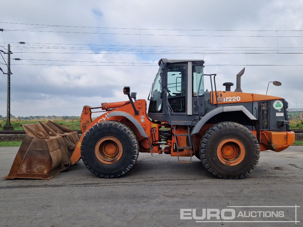 Hitachi ZW220 - Колесен товарач: снимка 2 Hitachi ZW220 - Колесен товарач: снимка 2