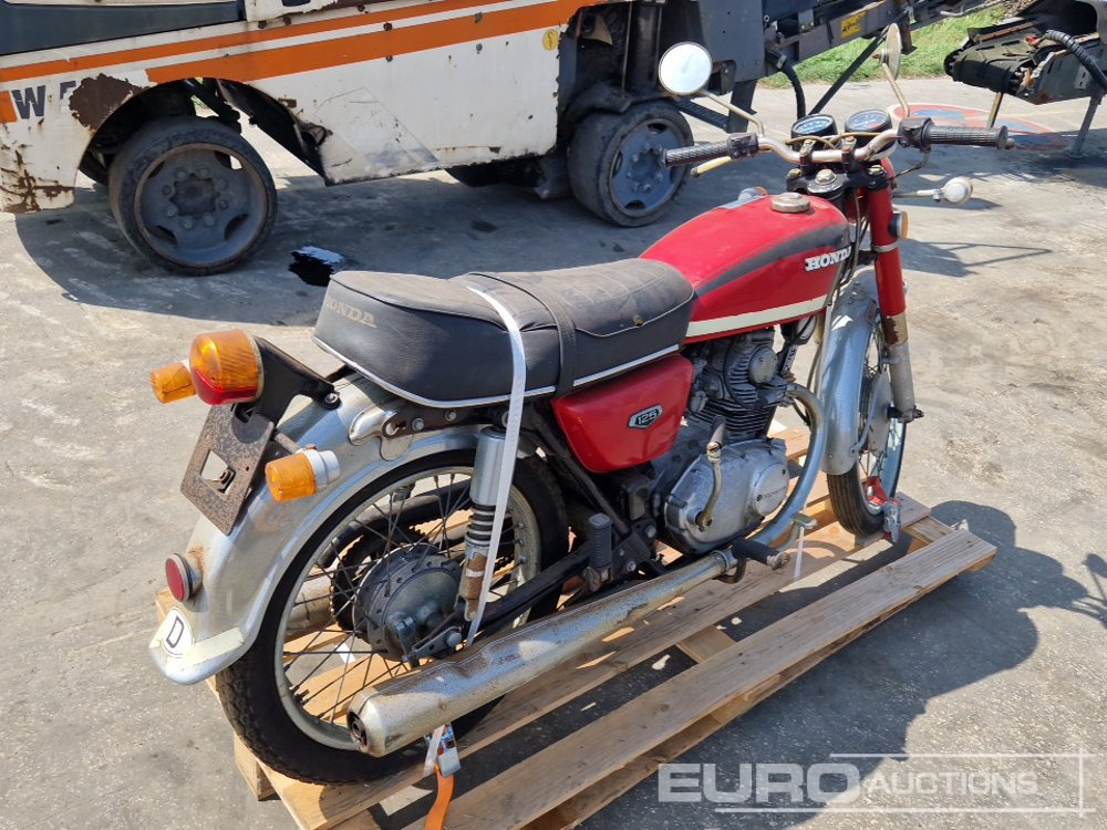 Honda 125 - Мотоциклет: снимка 3 Honda 125 - Мотоциклет: снимка 3