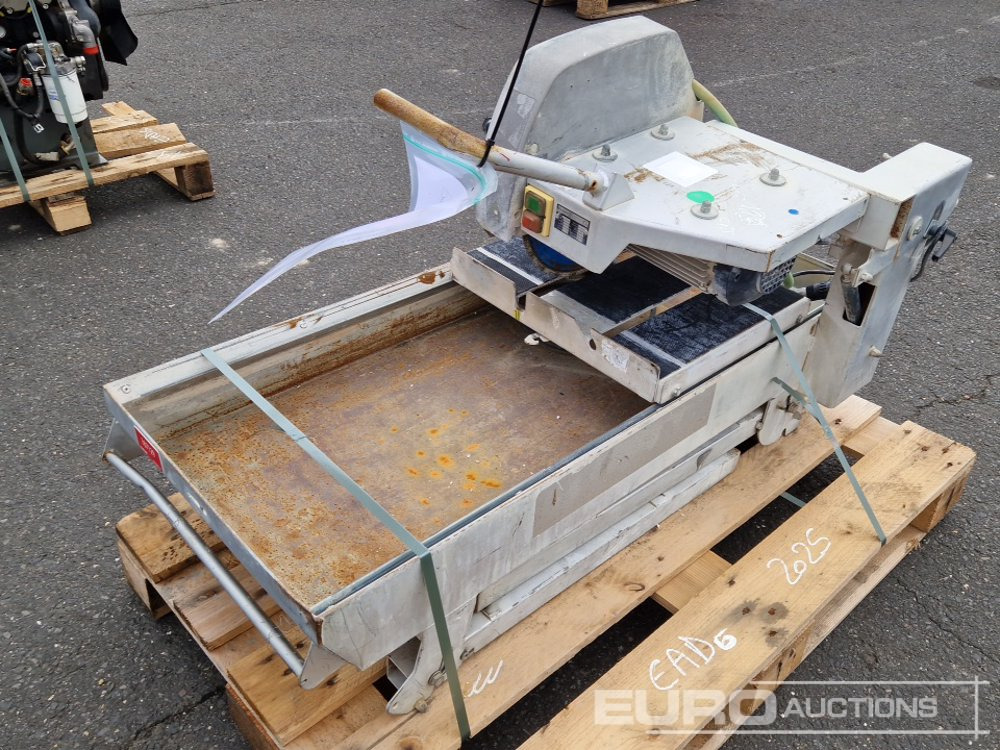 Husqvarna Masonry Saw - Техника за слагане на асфалт: снимка 3 Husqvarna Masonry Saw - Техника за слагане на асфалт: снимка 3