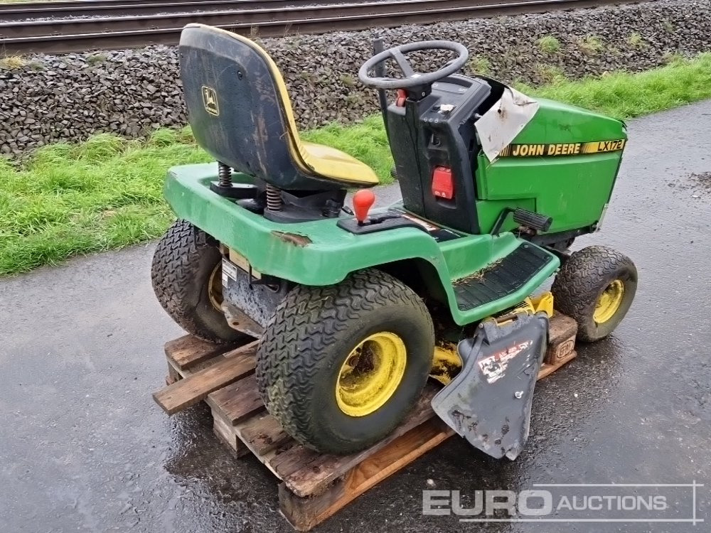 John Deere LX172 - Косачка за трева: снимка 4 John Deere LX172 - Косачка за трева: снимка 4