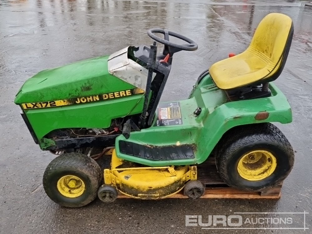 John Deere LX172 - Косачка за трева: снимка 2 John Deere LX172 - Косачка за трева: снимка 2