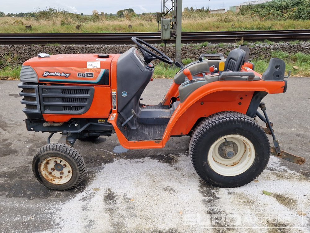 Kubota GB13 - Малък трактор: снимка 2 Kubota GB13 - Малък трактор: снимка 2