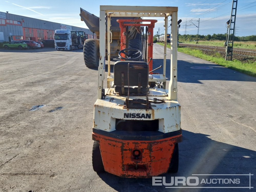 Nissan NH01A15 - Газокар: снимка 4 Nissan NH01A15 - Газокар: снимка 4