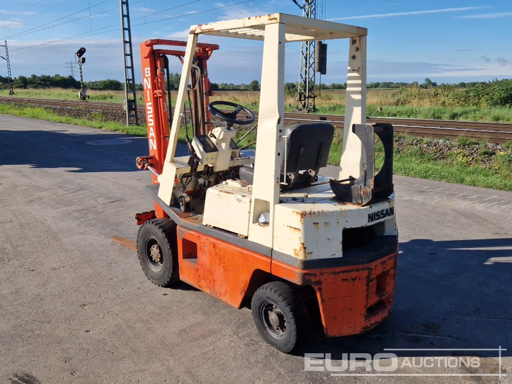Nissan NH01A15 - Газокар: снимка 3 Nissan NH01A15 - Газокар: снимка 3