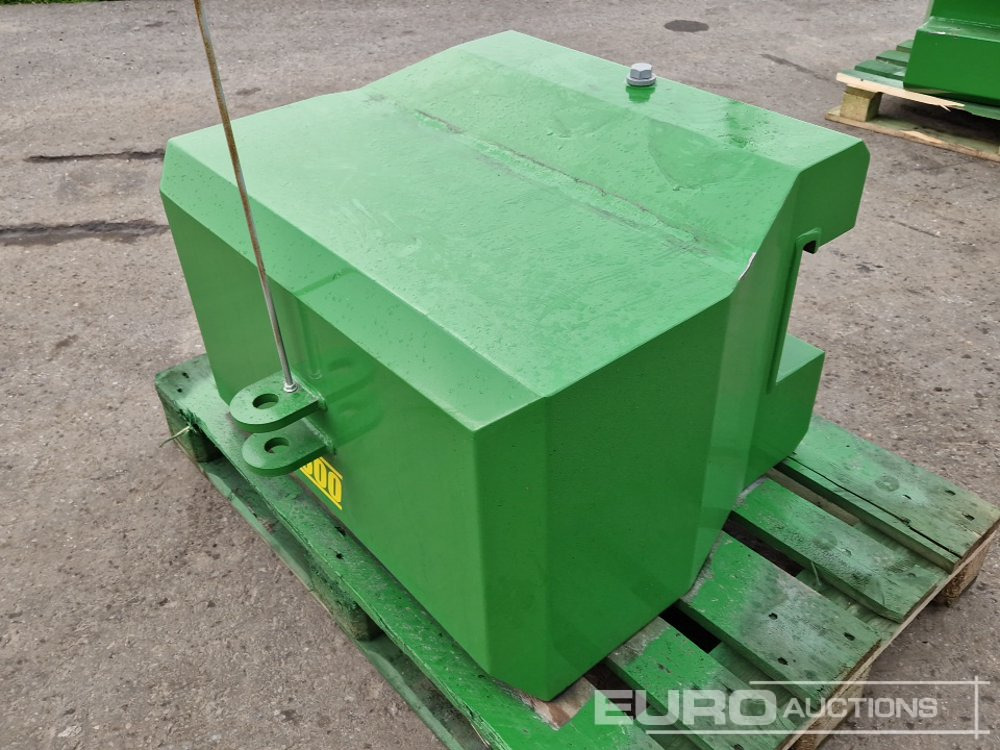 Unused 2025 John Deere 600kg Front Weights to suit John Deere Tractors, Metal Case with Towing Eye (Green) - Селскостопанска техника: снимка 1 Unused 2025 John Deere 600kg Front Weights to suit John Deere Tractors, Metal Case with Towing Eye (Green) - Селскостопанска техника: снимка 1