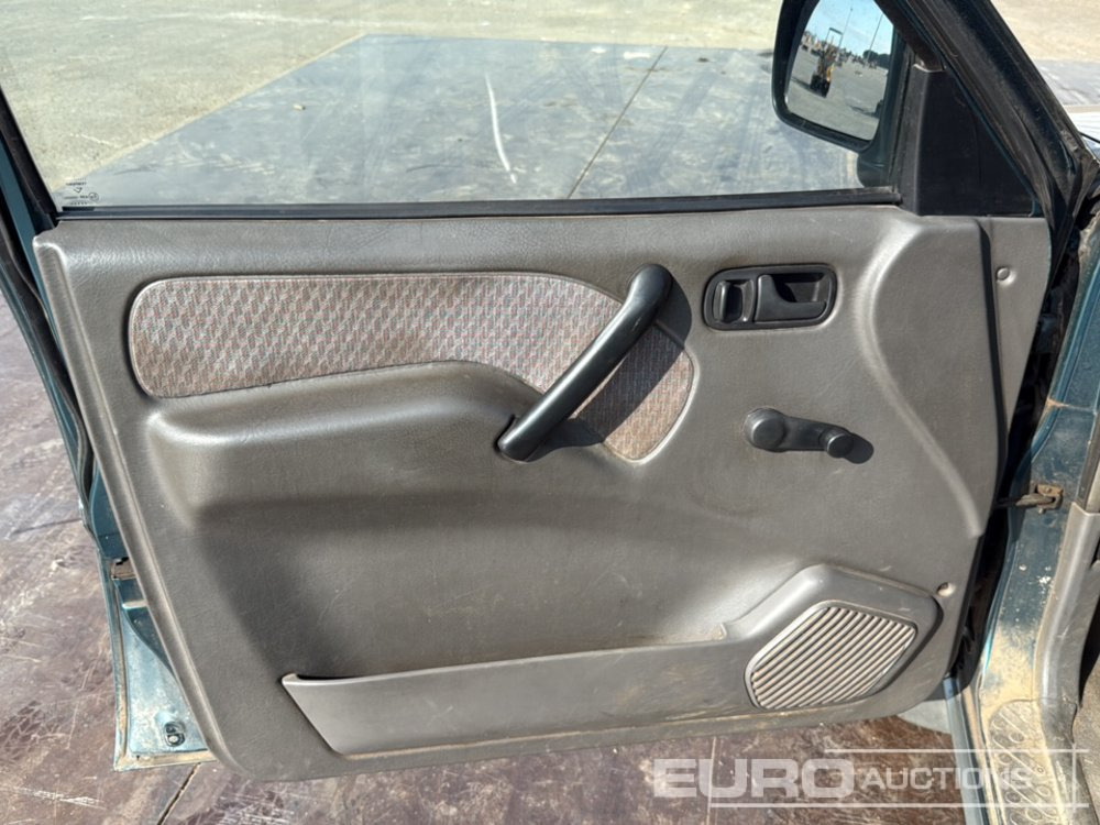 Джип 1995 Nissan Terrano II: снимка 21
