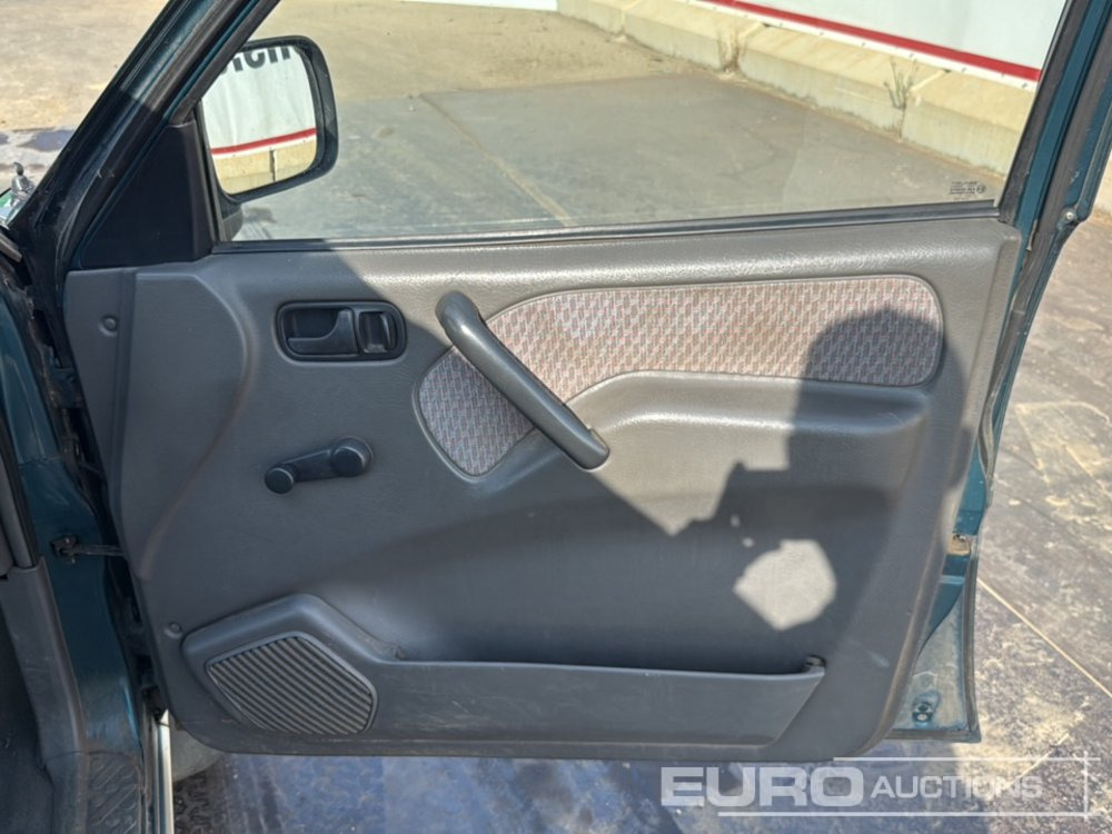 Джип 1995 Nissan Terrano II: снимка 14