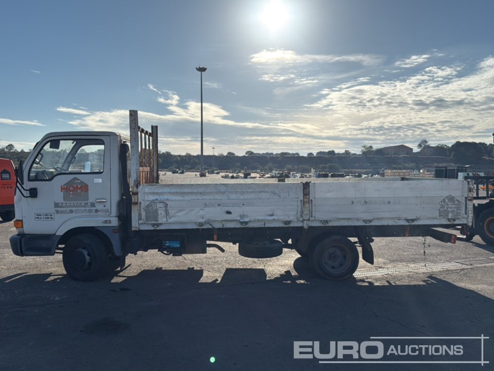 1999 Nissan Cabstar - Бордови камион: снимка 2 1999 Nissan Cabstar - Бордови камион: снимка 2