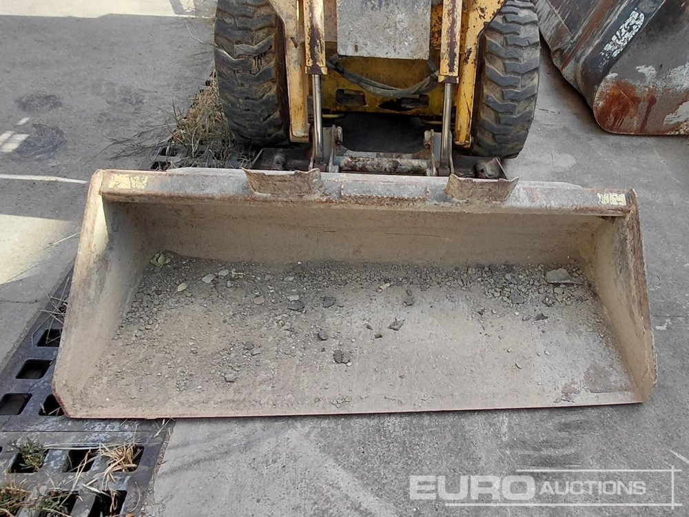 2006 Gehl SL4240 - Мини челен товарач: снимка 4 2006 Gehl SL4240 - Мини челен товарач: снимка 4