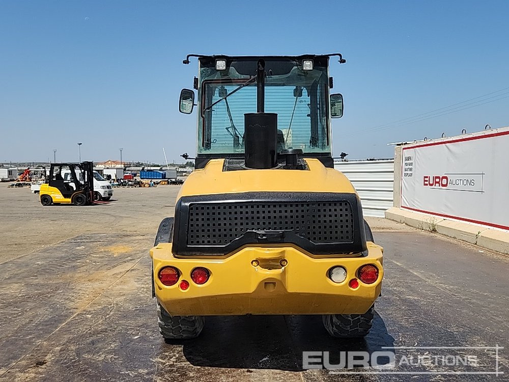 2010 CAT 908H - Колесен товарач: снимка 4 2010 CAT 908H - Колесен товарач: снимка 4