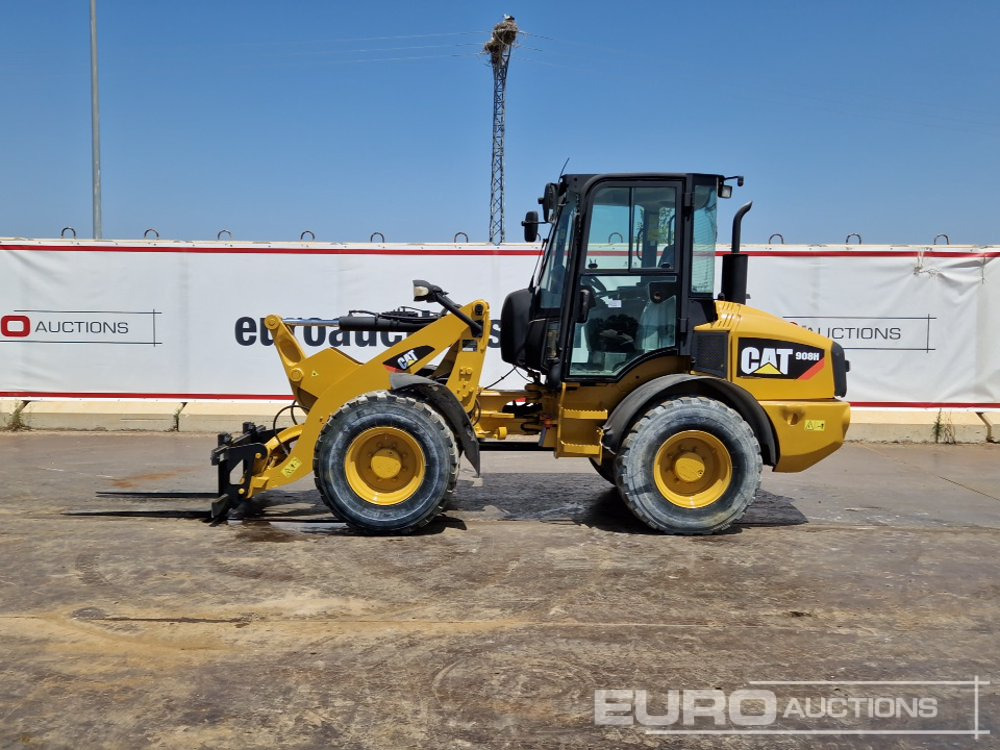 2010 CAT 908H - Колесен товарач: снимка 2 2010 CAT 908H - Колесен товарач: снимка 2