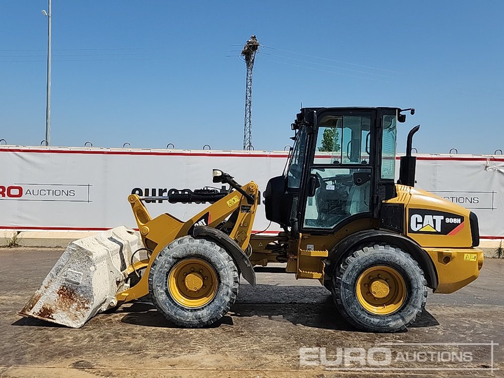 2010 CAT 908H - Колесен товарач: снимка 2 2010 CAT 908H - Колесен товарач: снимка 2