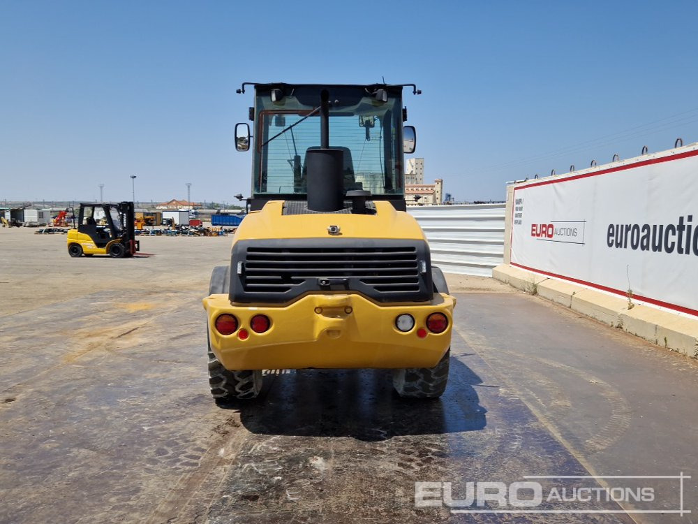 2010 CAT 908H - Колесен товарач: снимка 4 2010 CAT 908H - Колесен товарач: снимка 4