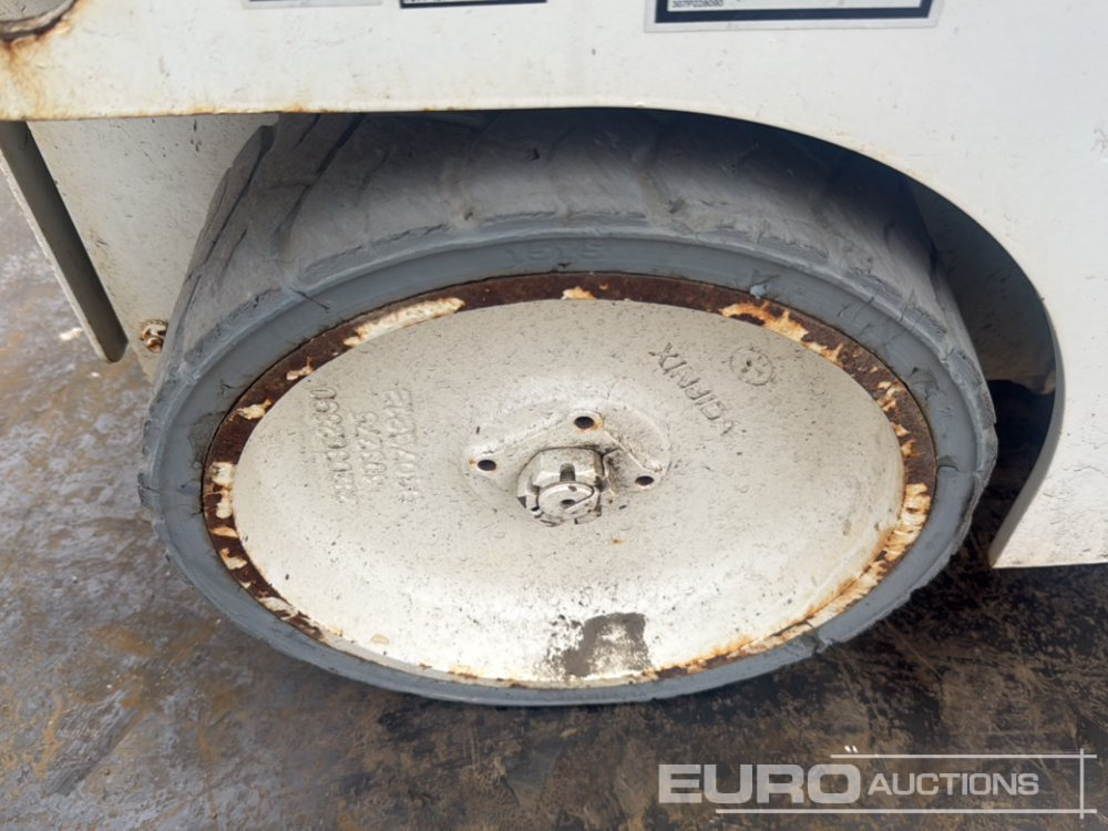 Ножична работна платформа 2014 Haulotte Compact 10: снимка 11