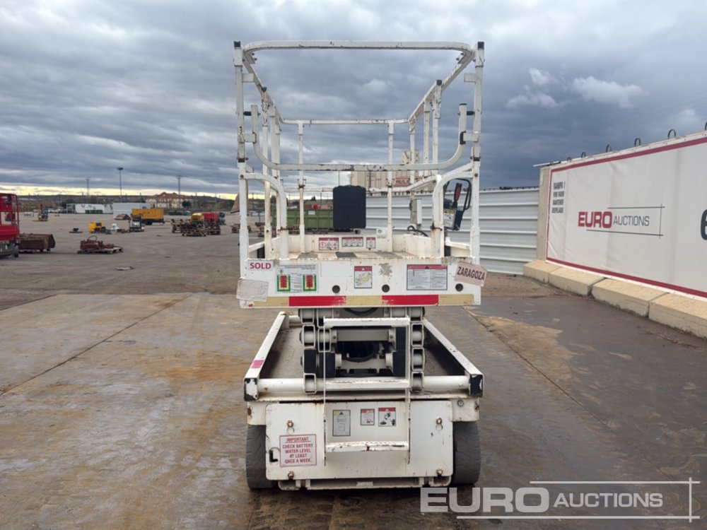 2014 Haulotte Compact 10 - Ножична работна платформа: снимка 4 2014 Haulotte Compact 10 - Ножична работна платформа: снимка 4