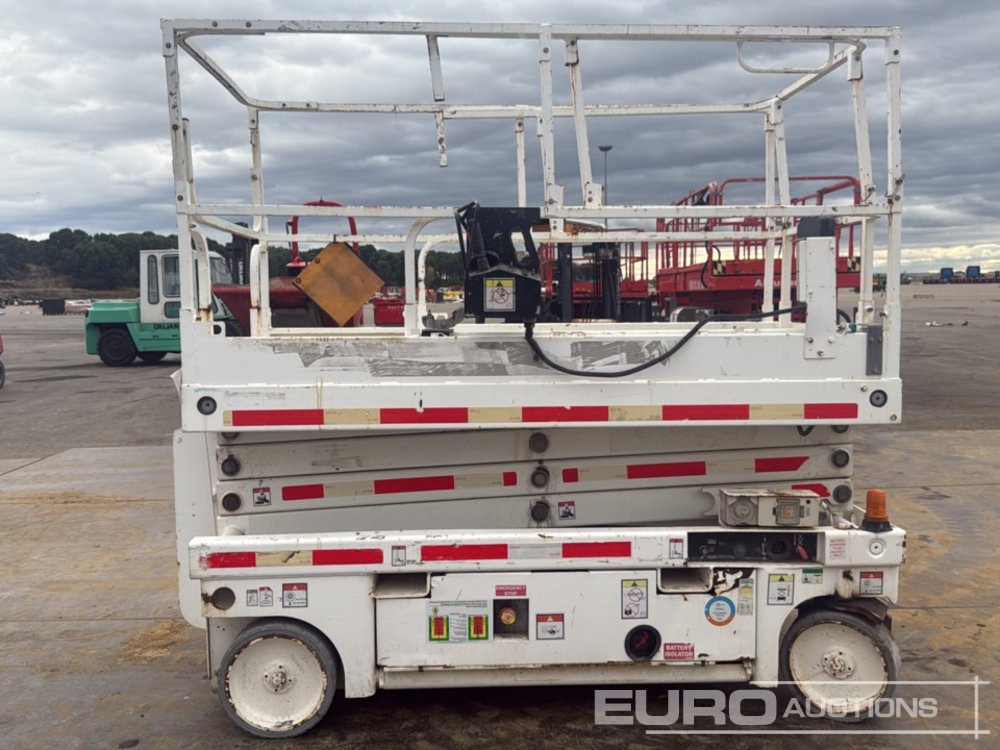 Ножична работна платформа 2014 Haulotte Compact 10: снимка 6