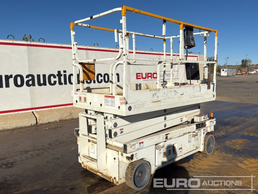 2014 Haulotte Compact 10 - Ножична работна платформа: снимка 5 2014 Haulotte Compact 10 - Ножична работна платформа: снимка 5