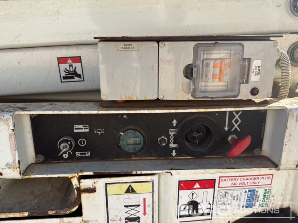 Ножична работна платформа 2014 Haulotte Compact 10: снимка 19