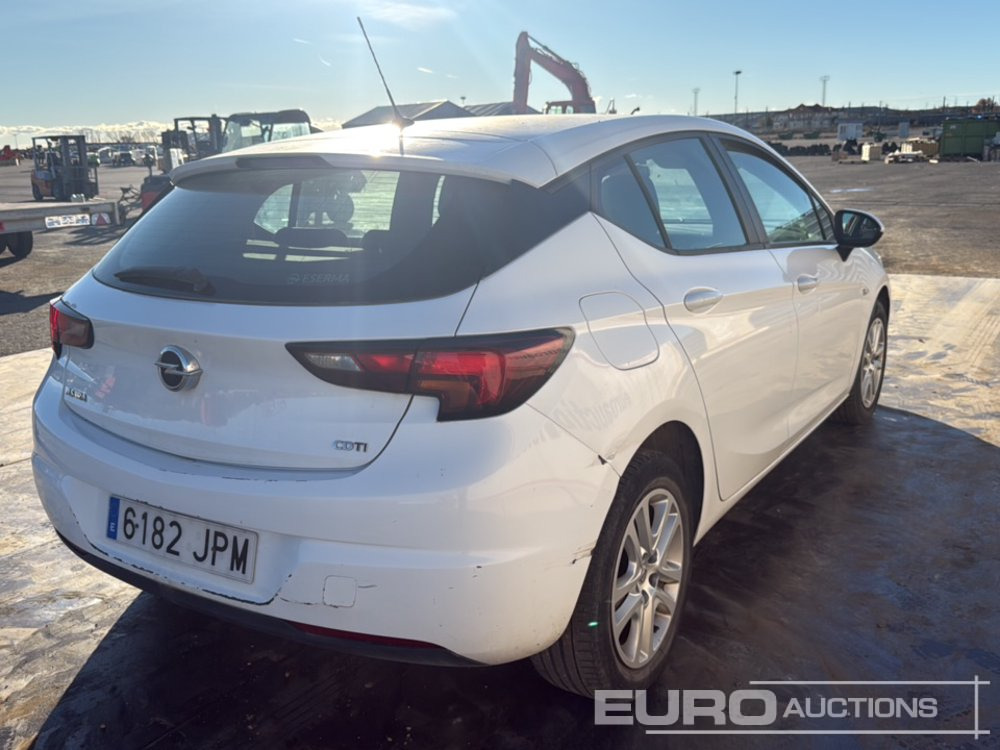 2016 Opel Astra - Лек автомобил: снимка 5 2016 Opel Astra - Лек автомобил: снимка 5