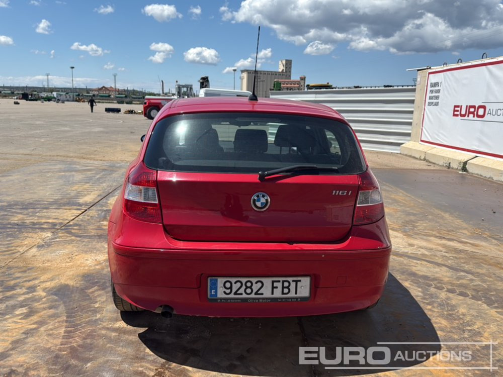BMW 116I - Лек автомобил: снимка 4 BMW 116I - Лек автомобил: снимка 4