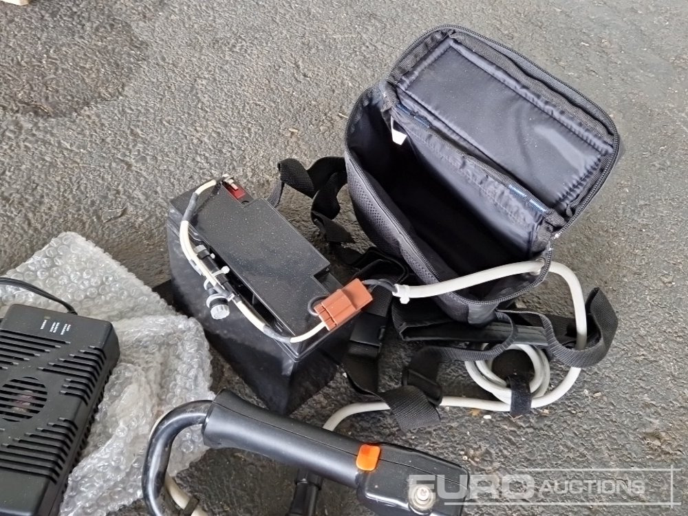 Оборудване за гаражи/ Работилници Echo DHC-30 Trimmer with Battery and Charger, Accessories / Cortasetos con Batería y Cargador: снимка 6