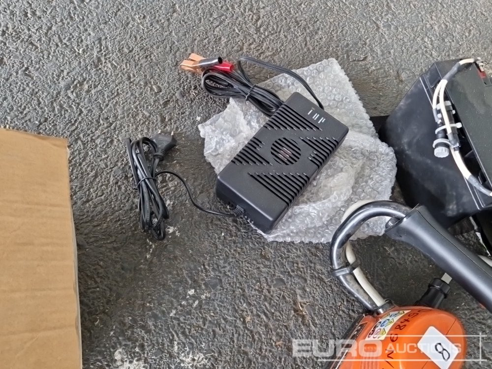 Оборудване за гаражи/ Работилници Echo DHC-30 Trimmer with Battery and Charger, Accessories / Cortasetos con Batería y Cargador: снимка 7