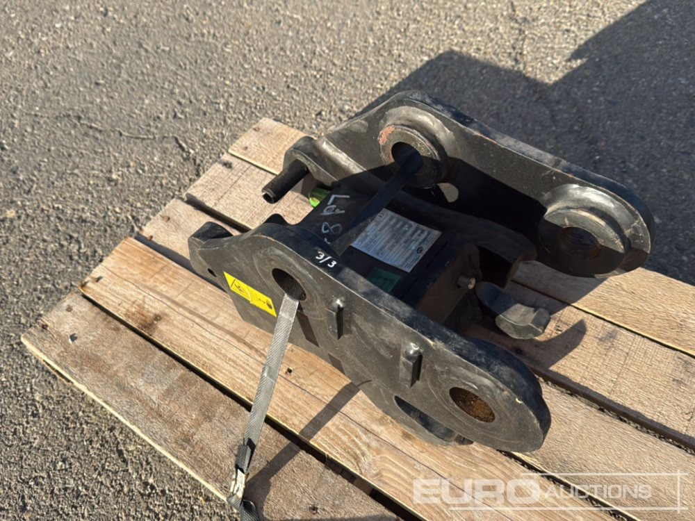Geith Manual Coupler 35mm Pin to suit 3.5 Ton Excavator / Enganche Rápido de 35mm Pasador para Excavadora de 3.5 Ton - Бързо сменник: снимка 4 Geith Manual Coupler 35mm Pin to suit 3.5 Ton Excavator / Enganche Rápido de 35mm Pasador para Excavadora de 3.5 Ton - Бързо сменник: снимка 4