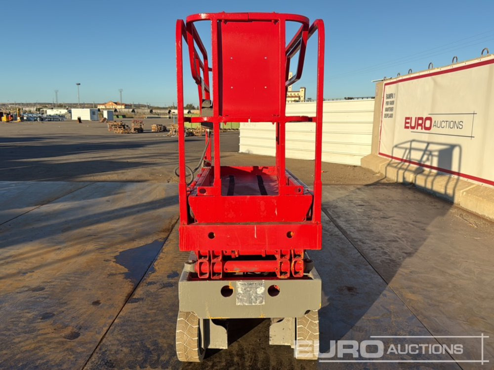 Haulotte Compact 8 - Ножична работна платформа: снимка 4 Haulotte Compact 8 - Ножична работна платформа: снимка 4