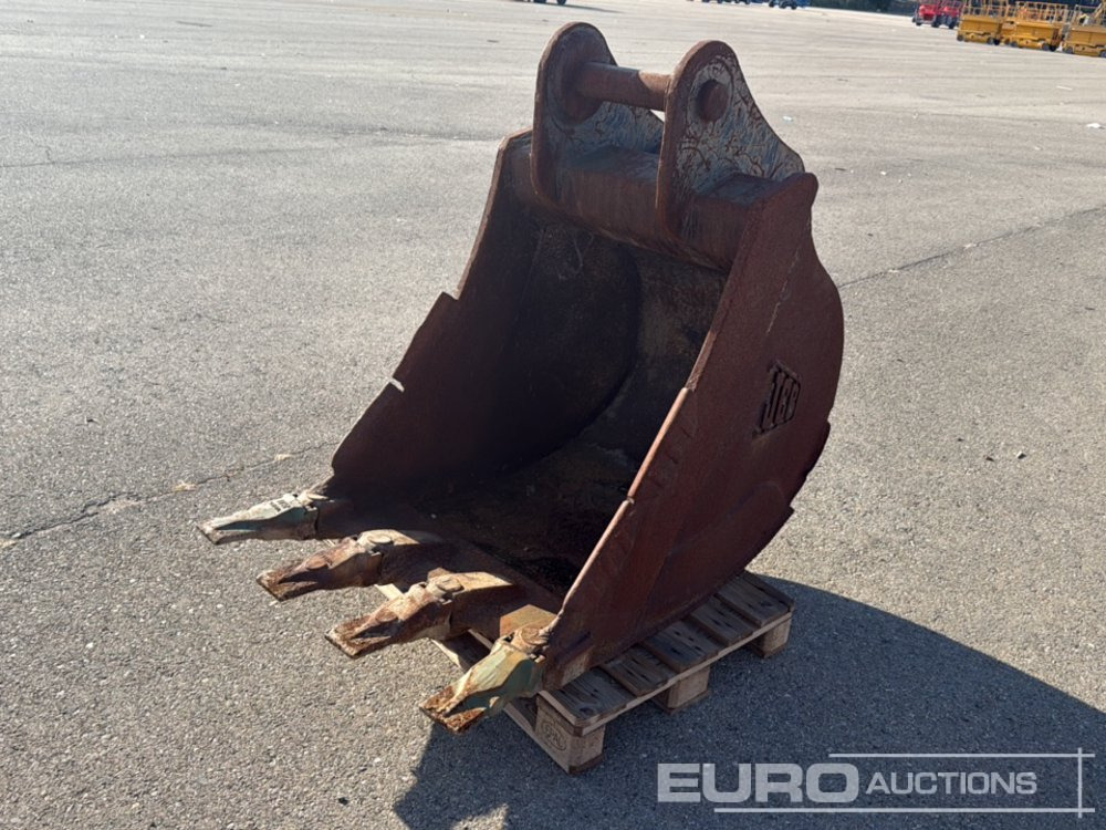 JCB 32" Digging Bucket to suit Backhoe Loader - Кофа: снимка 1 JCB 32" Digging Bucket to suit Backhoe Loader - Кофа: снимка 1