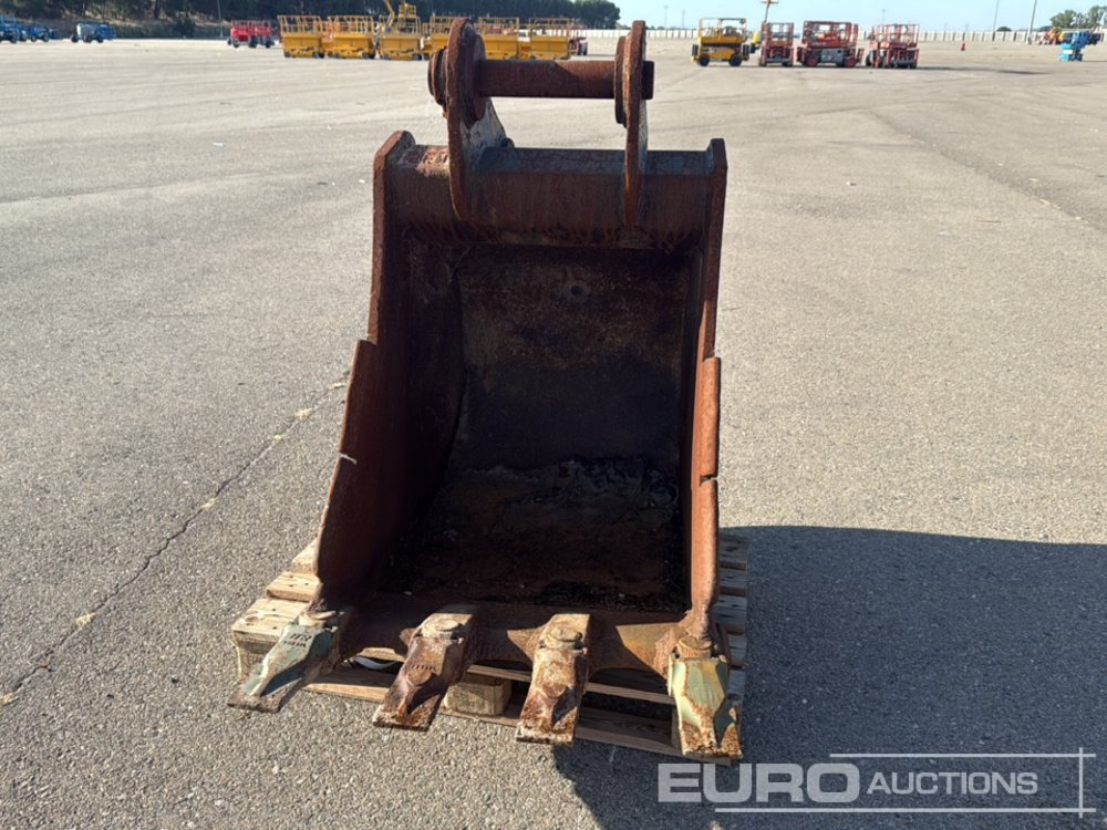 JCB 32" Digging Bucket to suit Backhoe Loader - Кофа: снимка 5 JCB 32" Digging Bucket to suit Backhoe Loader - Кофа: снимка 5