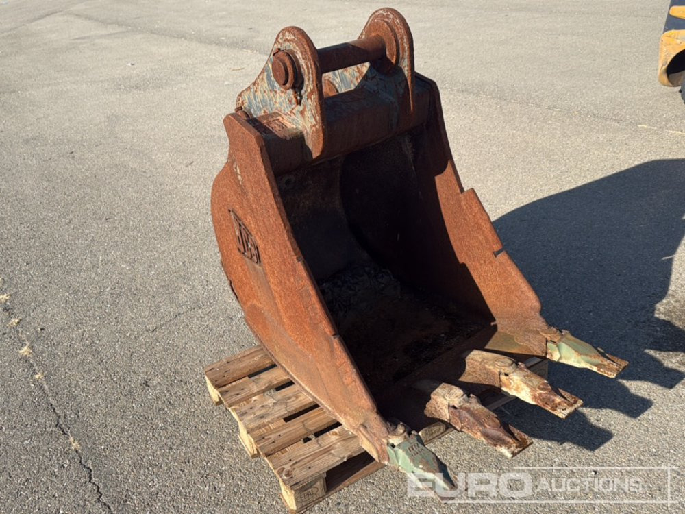 JCB 32" Digging Bucket to suit Backhoe Loader - Кофа: снимка 2 JCB 32" Digging Bucket to suit Backhoe Loader - Кофа: снимка 2