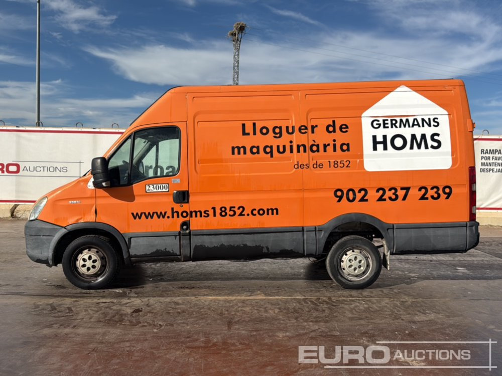 2010 Iveco Daily 35 S14 - Лекотоварен автомобил: снимка 2 2010 Iveco Daily 35 S14 - Лекотоварен автомобил: снимка 2