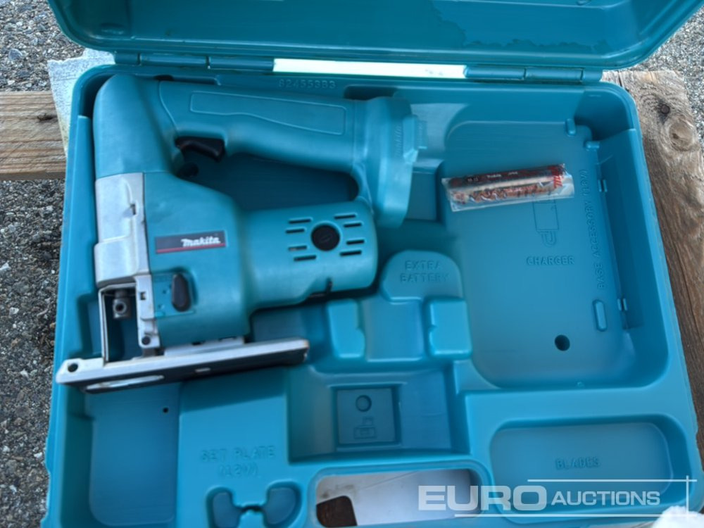 Makita 4334 DWD - Строително оборудване: снимка 3 Makita 4334 DWD - Строително оборудване: снимка 3
