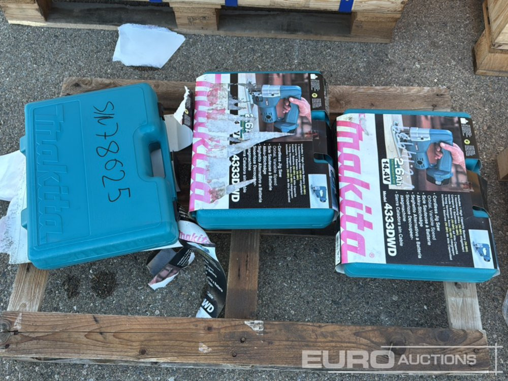 Makita 4334 DWD - Строително оборудване: снимка 1 Makita 4334 DWD - Строително оборудване: снимка 1